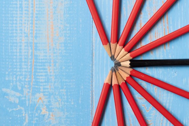 Photo close-up of pencils on table