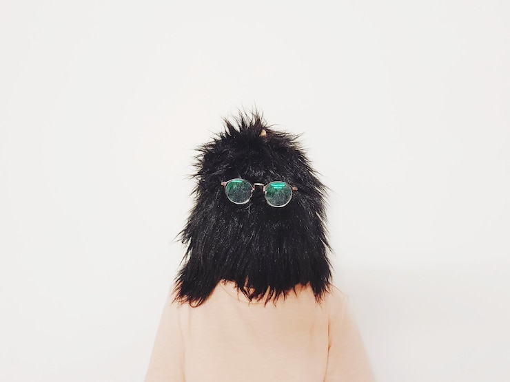 Photo 白い背景に対する人物のクローズアップ