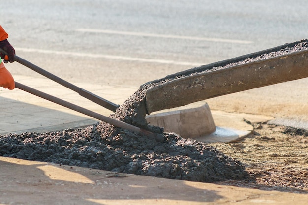 Photo close-up of person working on metal