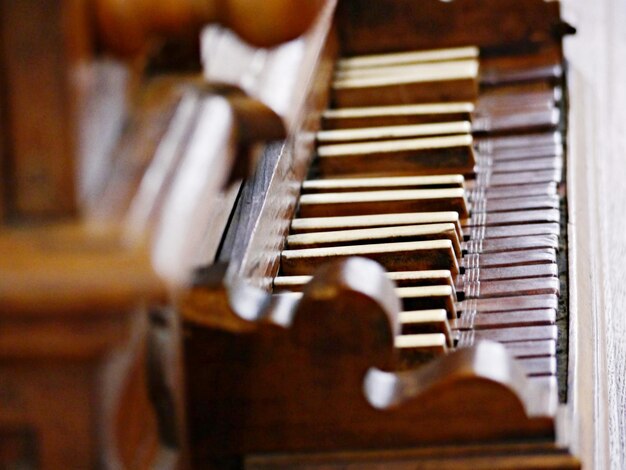 Photo close-up of piano keys at home