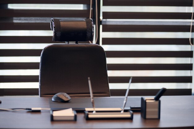 Photo close-up of piano keys on table