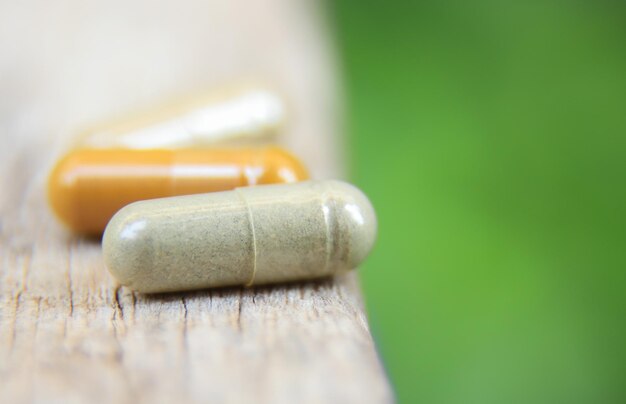 Photo close-up of pills on table