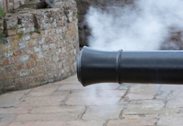 Photo close-up of pipe against water