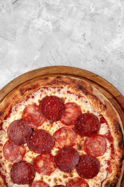 Photo close-up of pizza on floor