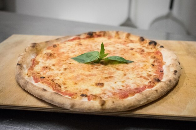 Foto close-up di una pizza sul piatto