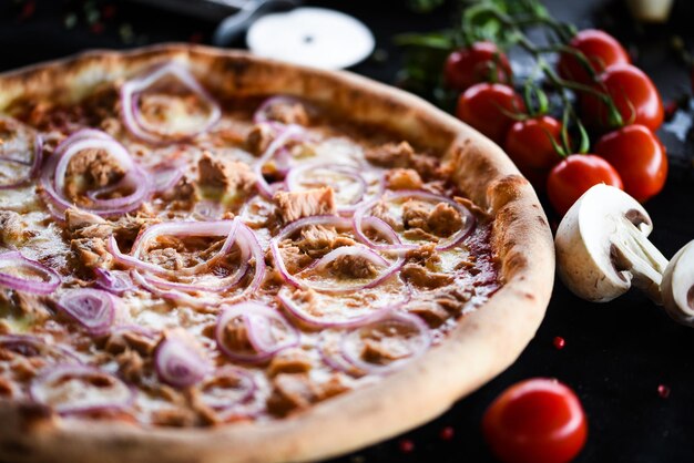 Photo close-up of pizza served on table