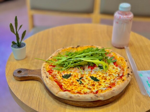 Photo close-up of pizza on table