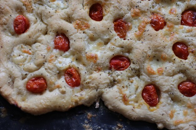 Foto prossimo piano di una pizza