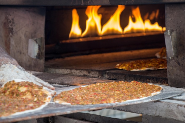 Foto prossimo piano di una pizza