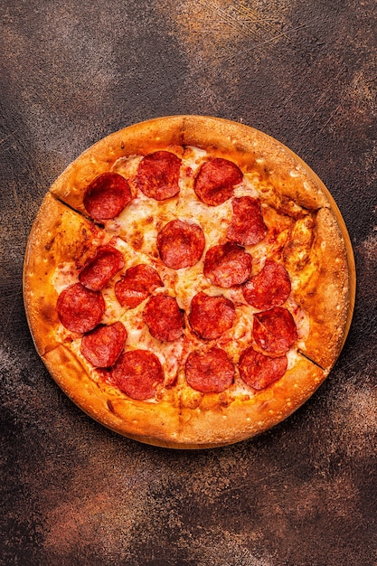 Close-up plat lag op Pepperoni Pizza