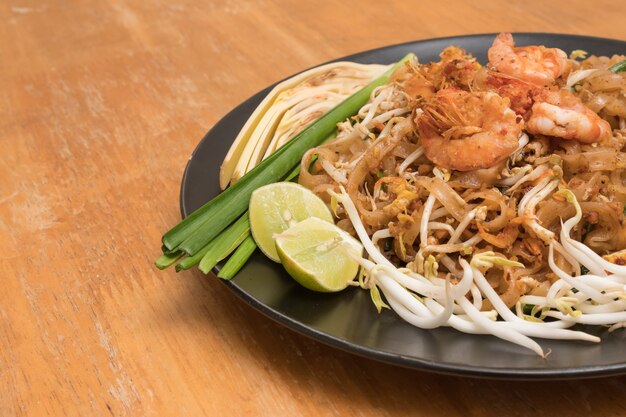 Закройте табличку Padthai