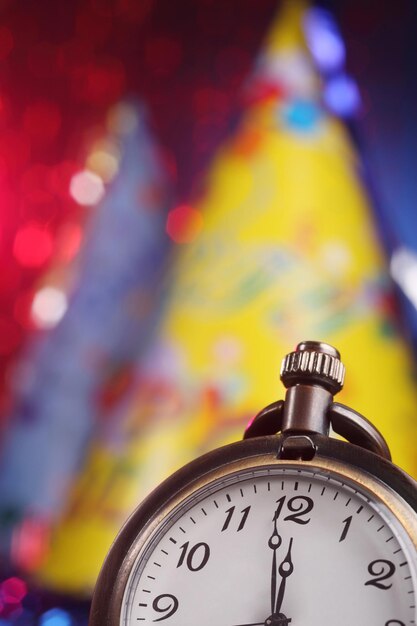 Foto prossimo piano di un orologio da tasca