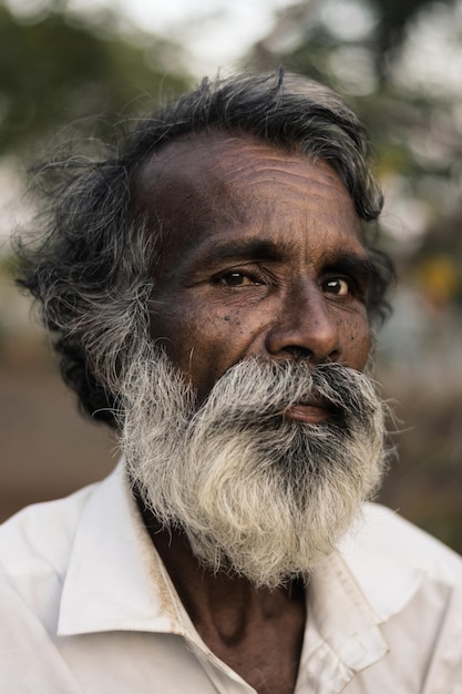 Photo close-up portrait of bearded man