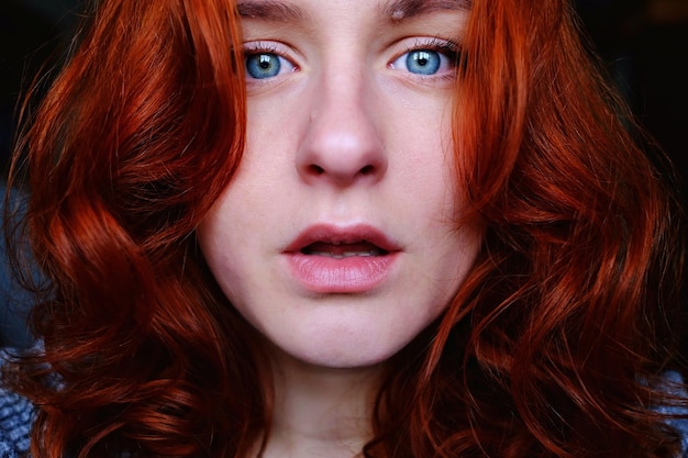 Photo close-up portrait of beautiful woman with redhead