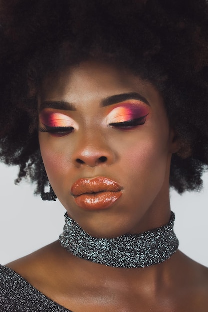 Photo close-up portrait of beautiful young woman