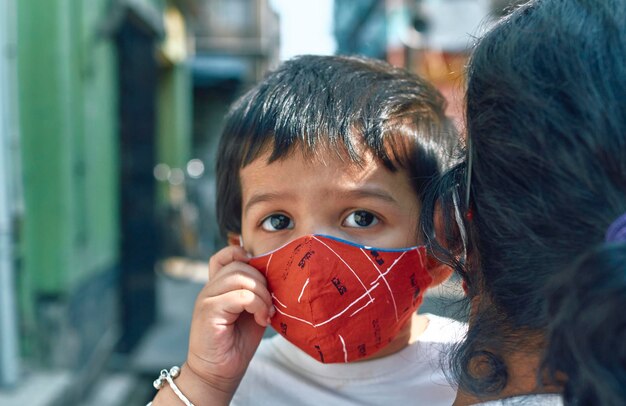 Photo close-up portrait of boy drinking