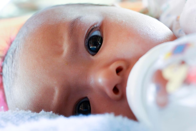 Foto ritratto ravvicinato di un bambino carino