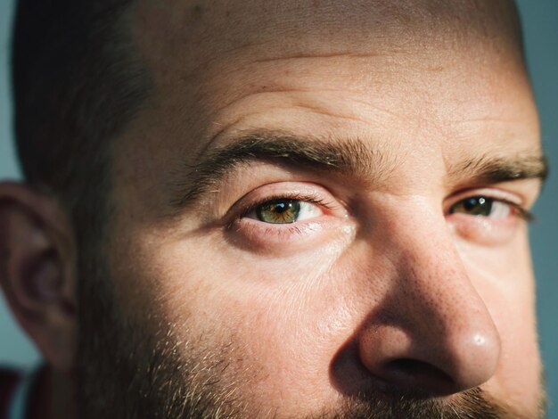 Photo close-up portrait of mature man