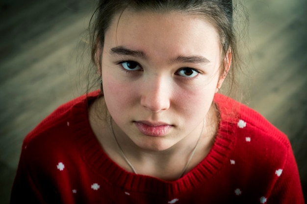 写真 悲しい女の子のクローズアップポートレート