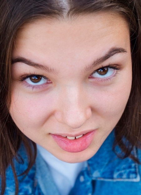 Photo close-up portrait of smiling woman