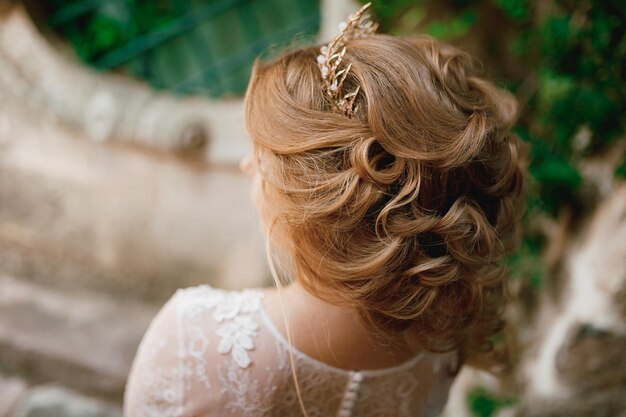 Photo close-up portrait of woman wearing crown