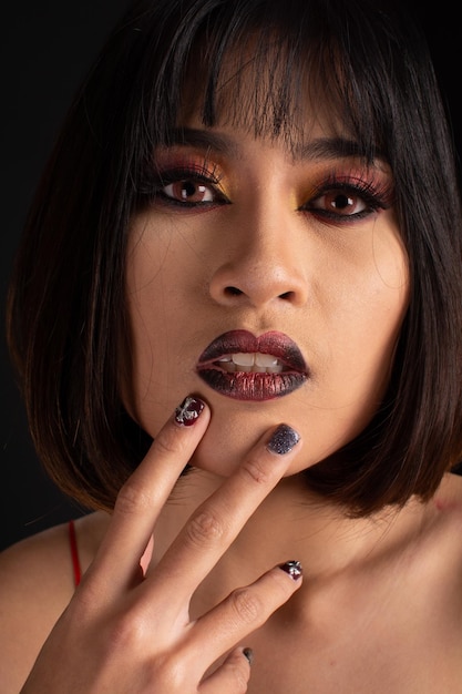 Photo close-up portrait of woman with spooky make-up