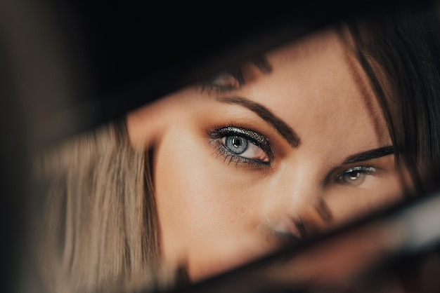 Foto ritratto di una donna in primo piano