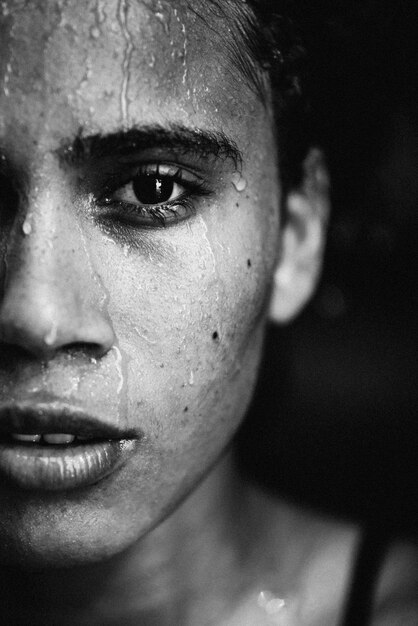 Foto ritratto di una donna in primo piano