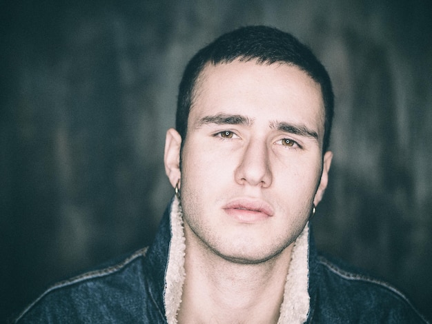 Photo close-up portrait of young man