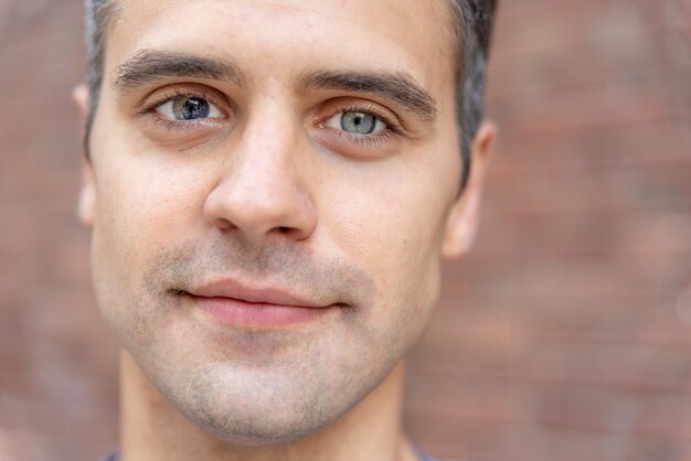 Photo close-up portrait of young man