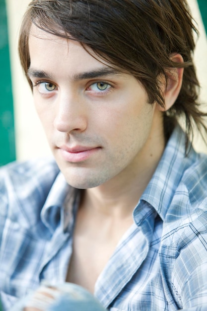 Photo close-up portrait of young man