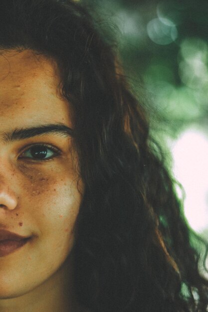 Photo close-up portrait of young woman