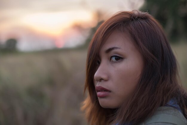 Photo close-up portrait of young woman