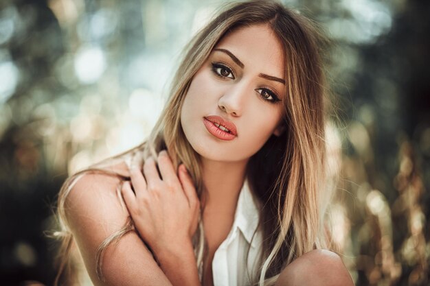 Photo close-up portrait of young woman