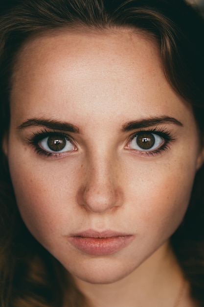 Photo close-up portrait of a young woman