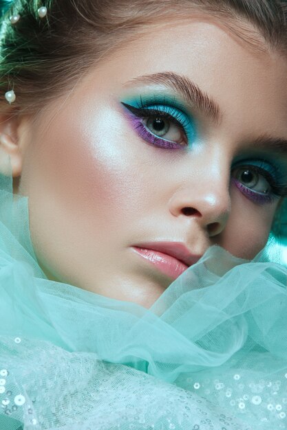 Close-up portrat van sensuele glamour mooie vrouw model dame met verse dagelijkse make-up