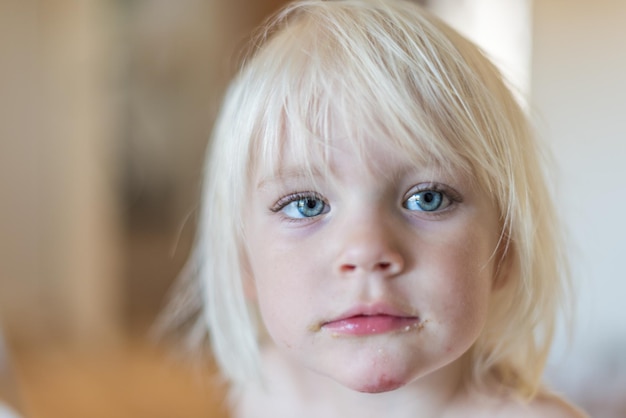 Foto close-up portret van een jong meisje