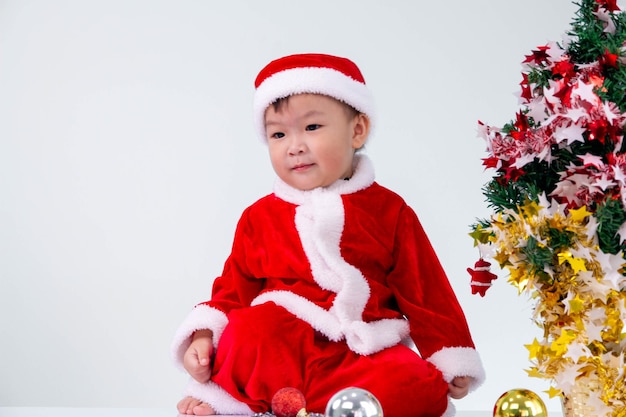 Foto close-up portret van gelukkige 1 jaar oude jongen