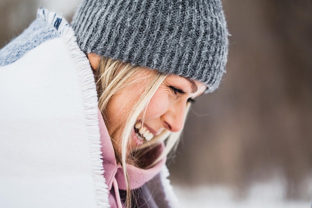 Foto close-up portret van vrouw met hoed