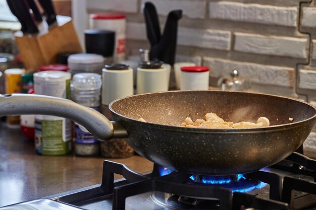 Foto prossimo piano della preparazione del cibo sulla tavola