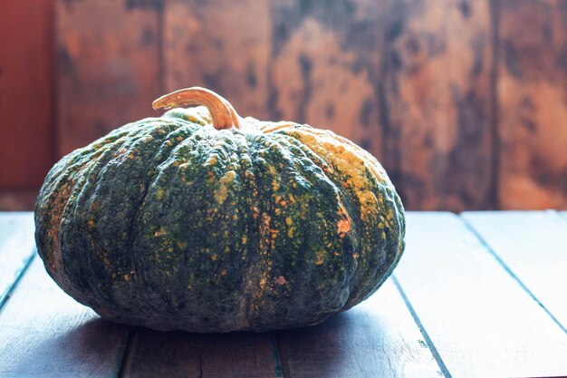 Photo close-up of pumpkin on table