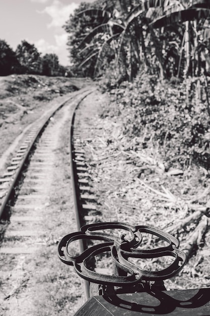 Photo close-up of railroad track