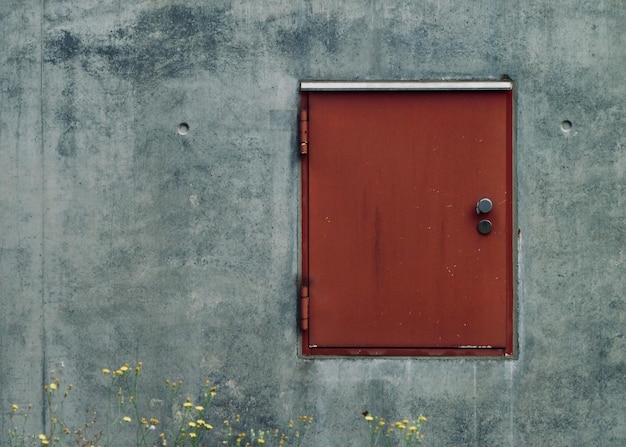 Photo close-up of red door