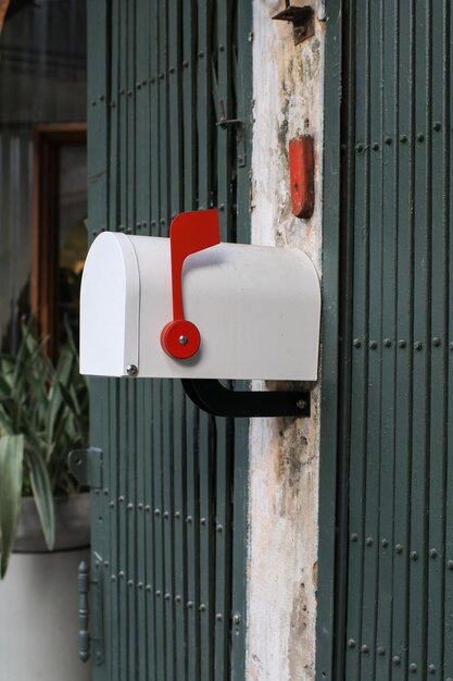 Photo close-up of red door