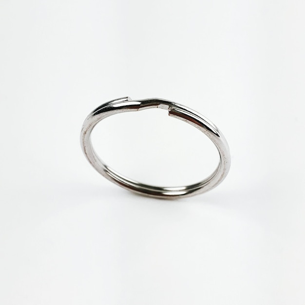 Photo close-up of ring over white background