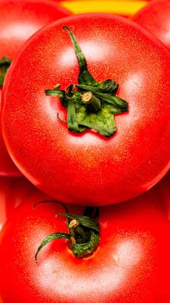 熟した赤いトマトのトマトの背景のクローズ アップ