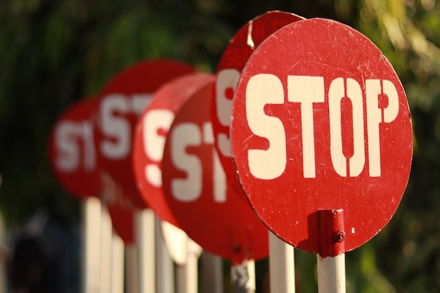 Photo close-up of road sign