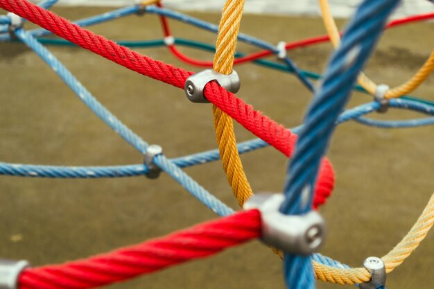 Foto close-up di corde legate su corda