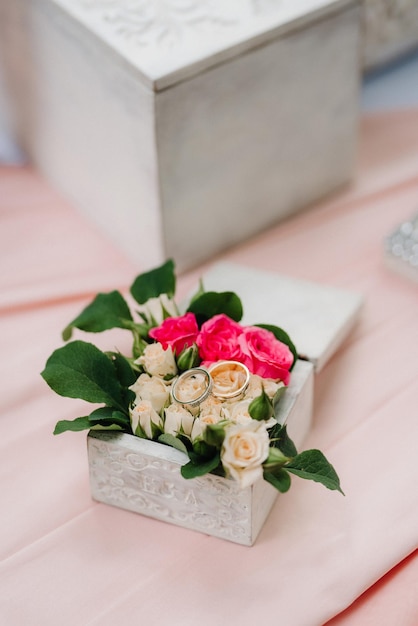 Photo close-up of rose bouquet on table