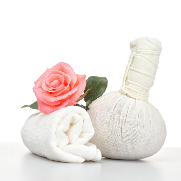 Photo close-up of roses against white background